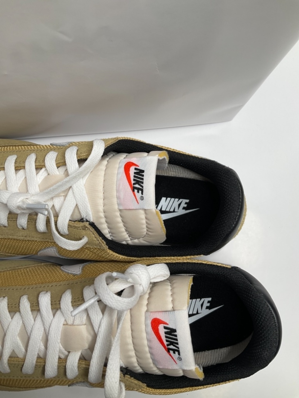 Nike Air Tailwind 79 men’s US10 Suede Parachute Beige/White Athletic Shoes - Picture 3 of 7